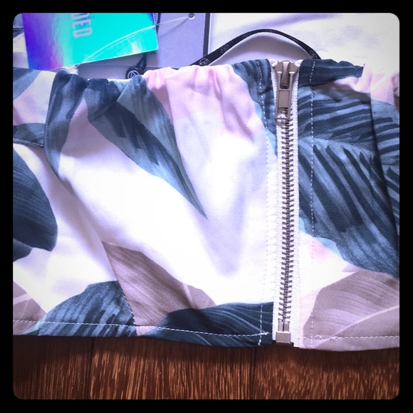 Off the shoulder top - Picture 2 of 3